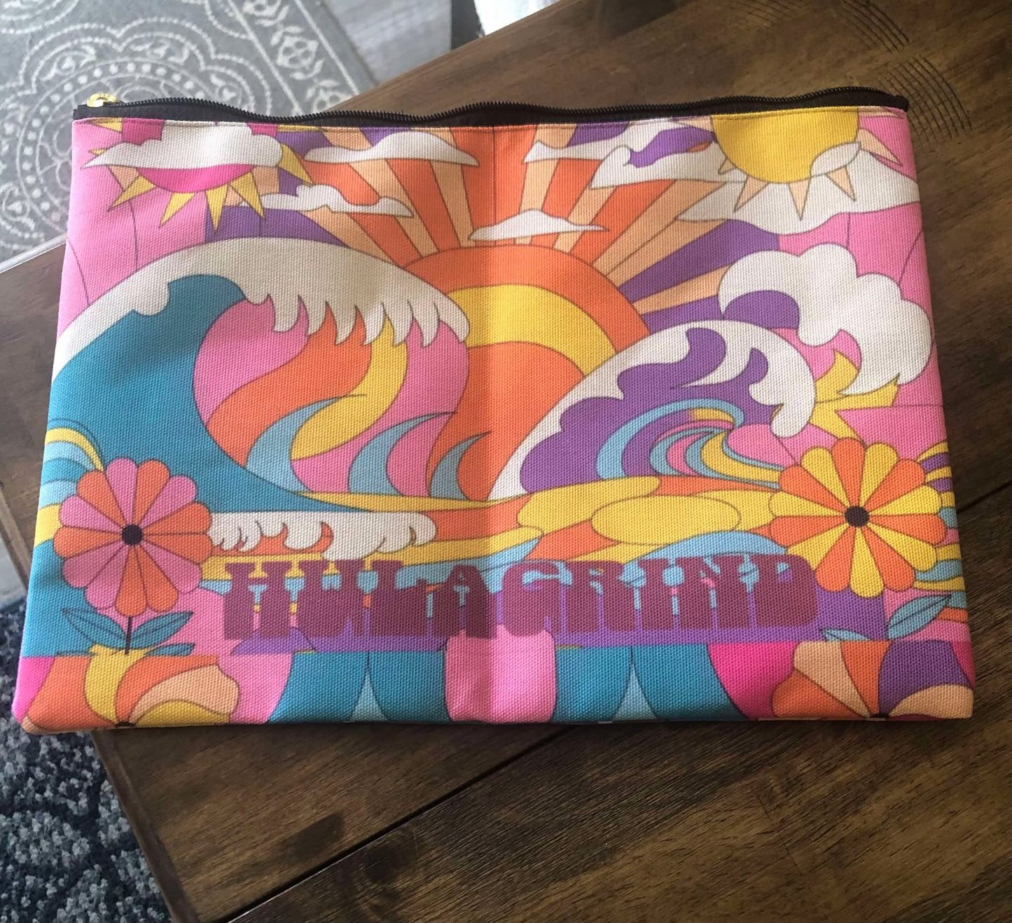Vibrant 60's Beach-Themed Accessory Pouch - Perfect for Travelers and Summer Lovers